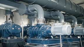 Gebläse und Verdichter kommen weltweit in Stahlwerken zum Einsatz. Auf moderne Technik zu setzen, kann dabei ein großes Plus für die Energieeffizienz darstellen.