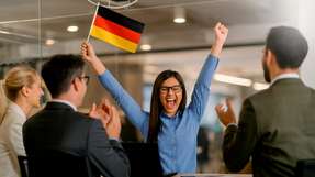 Das BIP der Bundesrepublik steigt – doch gerade die Konflikte im Nahen Osten bringen aktuell auch Unsicherheiten mit sich.