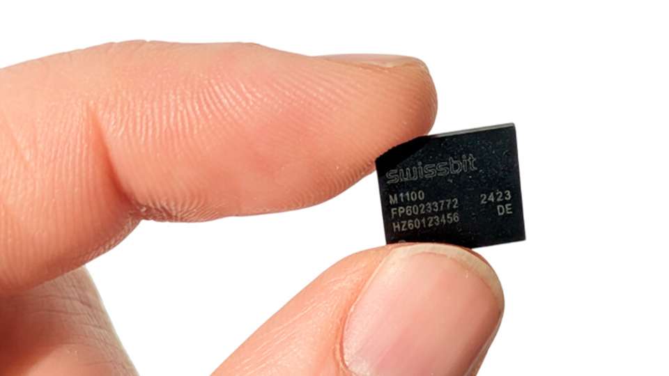Die miniaturisierte Speicherlösung M1100 wurde speziell für industrielle Einsatzbereiche konzipiert.