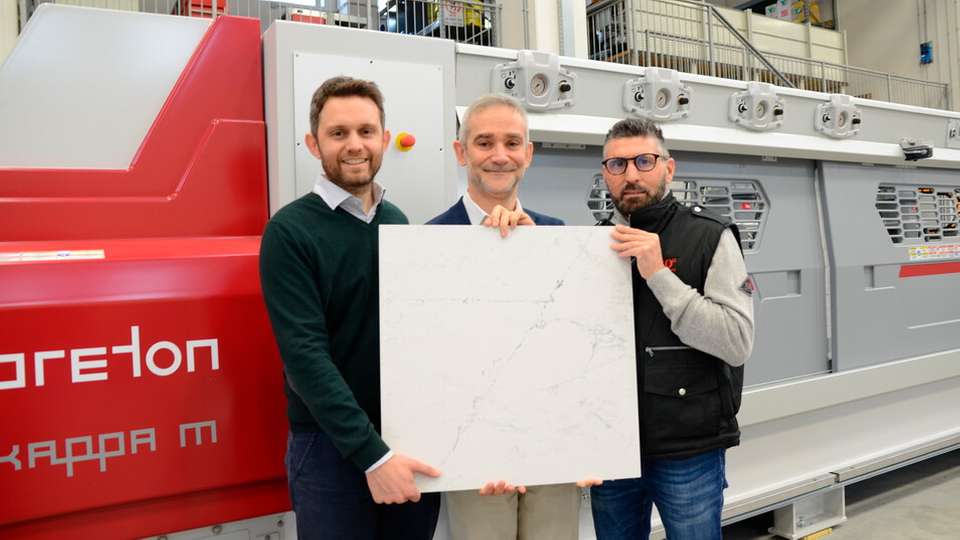 Kooperieren in der Verarbeitung von Steinen und anderen Materialien (von links): Michele Duregon (Technischer Leiter bei Breton), Luigi Franchini (Sales Manager bei Keba) und Loris Ferlin (Leiter Elektrotechnik & Maschinensicherheit bei Breton).