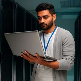 In der IT-Security-Branche sind Fachkräfte gefragt – flexible Arbeitsmodelle und Benefits helfen, Talente anzuziehen.