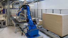 Die tiefe Integration von Robotern in die bereits bestehenden Entwicklungsumgebungen für SPS und HMI, der geringe Programmieraufwand und die einfache virtuelle Inbetriebnahme sind die Vorteile der Schnittstelle.