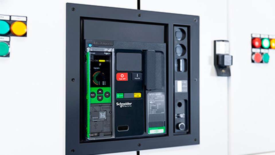 Der neue Maßstab: MasterPacT MTZ Active Smarte Leistungsschalter für maximale Effizienz und Sicherheit.