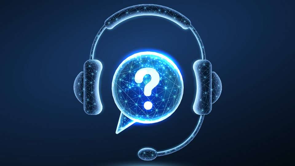 KI-Agenten sind Softwaresysteme, die eigenständig auch komplexe Aufgaben ausführen, aus Erfahrungen lernen und dynamisch mit ihrer Umgebung interagieren ohne dabei auf ständiges Menschliches Ein.