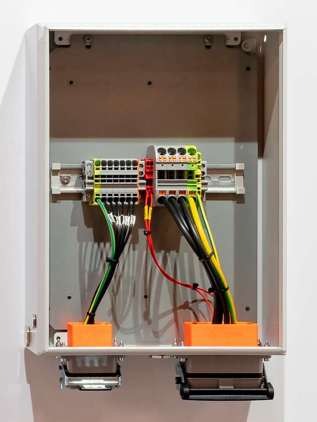 Mithilfe der Additiven Fertigung lassen sich  Steckverbinder und -komponenten schnell für spezielle Kundenbedürfnisse entwickeln.