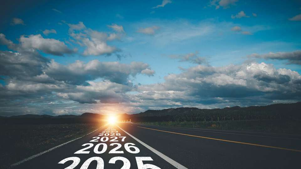 Unter dem Strich dürfte das laufende Jahr für die Mehrheit der Unternehmen durchwachsen verlaufen und sich ein Umsatzwachstum erst wieder 2026 einstellen