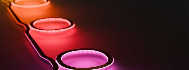 Ein Ringlasersystem erzeugt Licht variabler Wellenlänge.