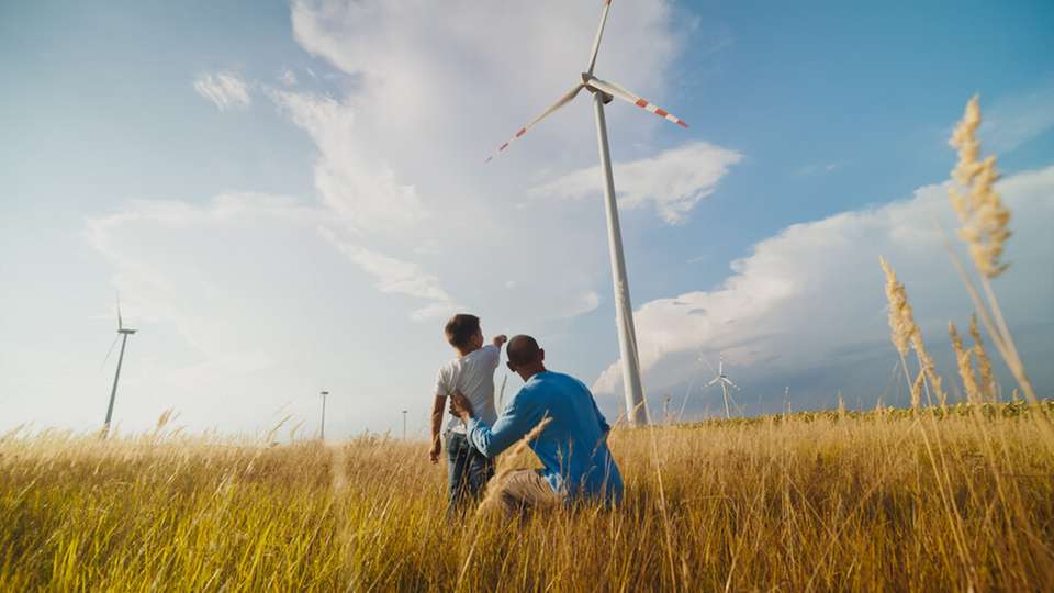 Der Zuwachs bei Windenergieanlagen in Deutschland war stark. Das erste Halbjahr erreichte neue Rekorde dank schnellerer Genehmigungen und verstärktem Ausbau.