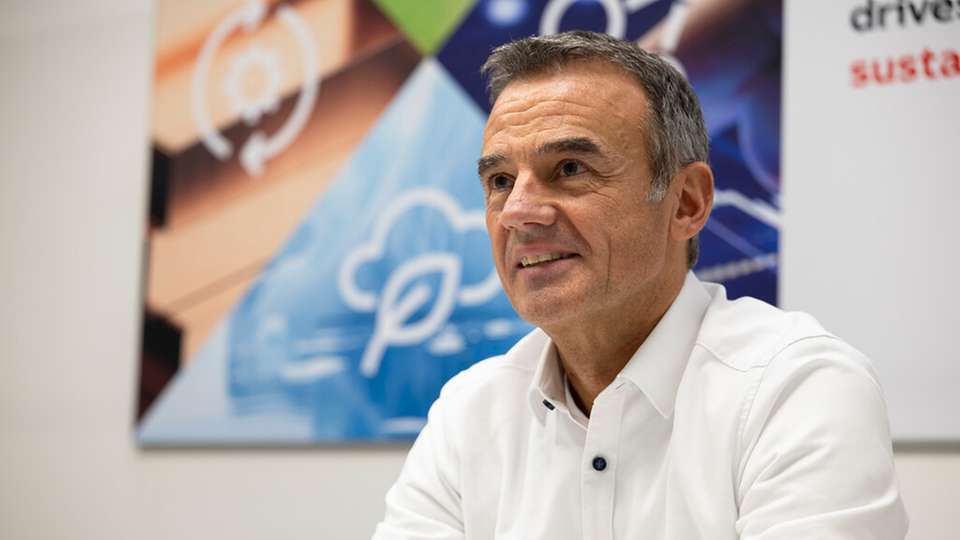 Michael Pfeffer, Leiter des Geschäftsbereichs Motion bei ABB Deutschland: „Lassen Sie sich nicht von der Komplexität abschrecken – der erste Schritt zur Dekarbonisierung ist oft einfacher als gedacht.“