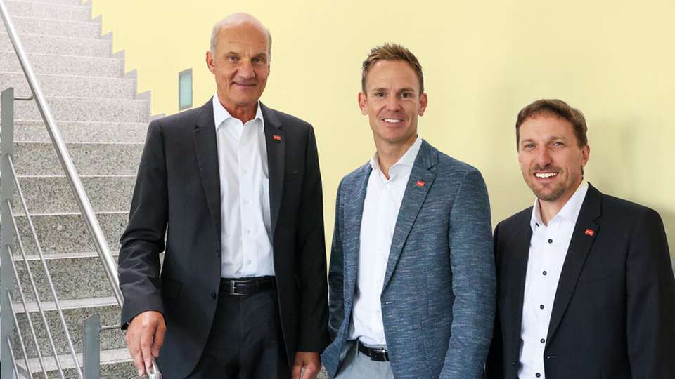 „Anlässlich unseres 40. Geburtstags möchten wir nicht nur Danke sagen, sondern auch selbst aktiv gestalten, bevor die Politik reagiert,“ so DataTec-Vorstand (CEO) und Gründer Hans Steiner.