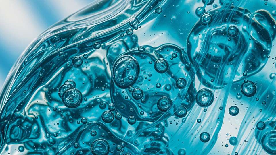 Besonders anspruchsvoll ist die Verarbeitung aufgrund der scherempfindlichen Natur des Hydrogels. 