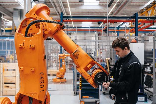 Generalüberholte Robotersysteme helfen Kunden, neue Funktionalitäten und fortschrittliche Dienstleistungen zu nutzen sowie gleichzeitig die Wartungskosten zu senken und Investitionsrendite zu maximieren.