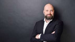 Sascha Bäcker, CDO Vinci Energies Europe East: „Nur wenn Wissen teamübergreifend geteilt wird, können sich daraus neue Ideen entwickeln, an die zuvor niemand gedacht hat. Das ist besonders für die digitale Transformation wichtig.“