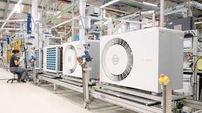 Mit dem Zukauf des Heizungs-, Lüftungs- und Klimageschäfts für Wohn- und kleine Gewerbegebäude von Johnson Controls und Hitachi treibt Bosch die kraftvolle Weiterentwicklung dynamisch voran und erzielt weltweit eine führende Marktposition im zukunftsträchtigen Heizungs-, Lüftungs- und Klimatisierungsmarkt.