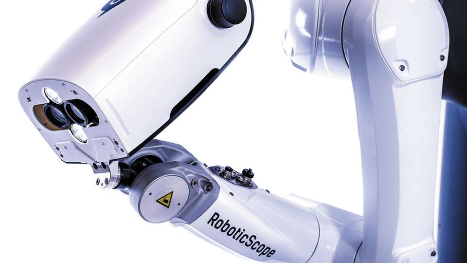 Das robotergestützte Visualisierungstool RoboticScope ermöglicht mikrochirurgisches Arbeiten in ergonomischer Haltung. Die präzise Ausrichtung des Kamerakopfes erfolgt durch das SpaceMouse Module von Megatron, mit intuitiver 3D-Steuerung und sechs Freiheitsgraden.