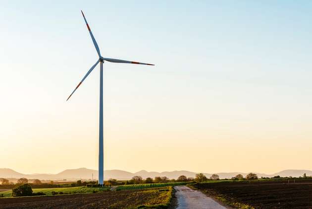 Windkraftanlagen ermöglichen Industrieunternehmen Direktbelieferung und Eigenstromversorgung als Alternative zum Netzstrom.