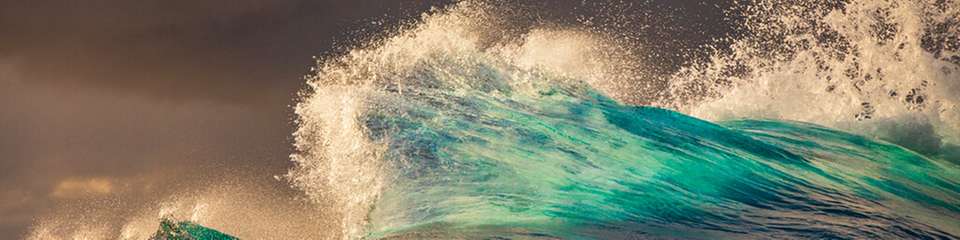 Die schwimmenden Reaktoren nutzen natürliche Gezeitenbewegungen und Meeresströmungen, um Meerwasser passiv durch das System zirkulieren zu lassen, wobei unter Sonneneinstrahlung kontinuierlich gelöstes CO2 in Synthesegas umgewandelt wird.