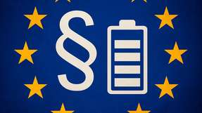 Seit August 2024 gilt die EU-Batterieverordnung mit weitreichenden Anforderungen wie CO2-Bilanz, Batteriepass und erweiterter Herstellerverantwortung.