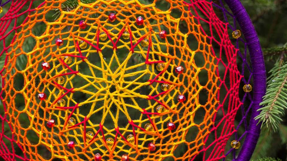 Energiespeicher gewinnen für die deutsche Industrie zunehmend an Bedeutung. Sie gelten als Schlüsseltechnologie, um das Stromnetz zu stabilisieren, erneuerbare Energien zu integrieren und Energiekosten zu reduzieren. 