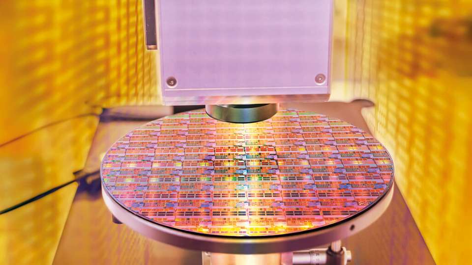 Ein Forschungsteam am KAIST hat den weltweit leistungsstärksten selbstversorgenden Photodetektor entwickelt. Das neuartige Bauelement arbeitet ohne externe Stromversorgung, erreicht eine mehr als 20-fach höhere Empfindlichkeit als herkömmliche Sensoren und eröffnet neue Möglichkeiten für IoT, Biosignalüberwachung und autonome Systeme.