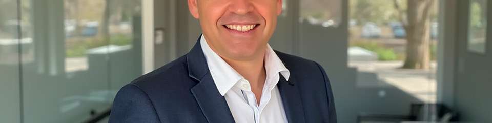 Kurt Robert Hippler ist seit 1. Mai 2025 bei der HARTING Technologiegruppe als Director Global Product Management tätig. Er studierte Wirtsch.-Ing. an der Universität Paderborn. Anschließend war er als Produktmanager im Bereich Steckverbinder tätig. So arbeitete er bei Phoenix Contact unter anderem als Gruppenleiter Industrial Field Connectivity und bei TE Connectivity zuletzt als Leader Global Product Management Motor Connectivity und Regional Product Management Leader für die EMEA Region.