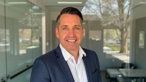 Kurt Robert Hippler ist seit 1. Mai 2025 bei der Harting Technologiegruppe als Director Global Product Management tätig. Er studierte Wirtsch.-Ing. an der Universität Paderborn. Anschließend war er als Produktmanager im Bereich Steckverbinder tätig. So arbeitete er bei Phoenix Contact unter anderem als Gruppenleiter Industrial Field Connectivity und bei TE Connectivity zuletzt als Leader Global Product Management Motor Connectivity und Regional Product Management Leader für die EMEA Region.