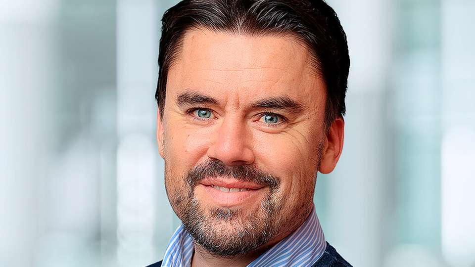 WP/StB Serjoscha Keck, ist seit 2006 bei KPMG in Deutschland und verantwortet als German Head of Industrial Manufacturing den Industrie- und Maschinenbau-Sektor. Er verfügt über langjährige Sektor-Expertise, tritt als Speaker bei verschiedenen Branchentreffen auf und berät zahlreiche Mandanten in der Branche. 