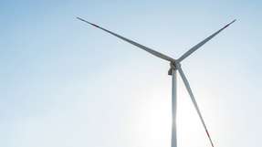 Hybride Kraftwerke kombinieren Windenergie mit Speichern und intelligenter Steuerung – für bedarfsgerechte Einspeisung, Netzstabilität und wirtschaftliche Optimierung.