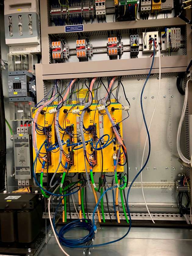 Die Baumüller Umrichter der Familie b maXX 5000 sind mit ihrer integrierten softdrivePLC besonders für die Erfassung von Antriebs- und Prozessdaten geeignet.
