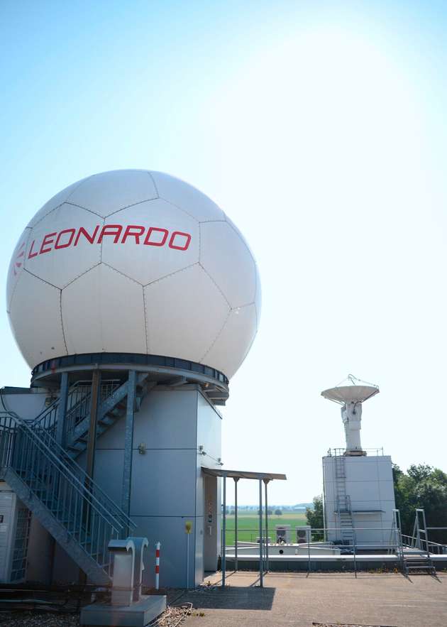 Die Wetterradarsysteme von Leonardo arbeiten mit Automatisierungs- und Antriebslösungen von Keba. Der Ausschlag für die Zusammenarbeit war die langjährige Erfahrung für Anwendungen, die extremen Wetterbedingungen ausgesetzt sind. 