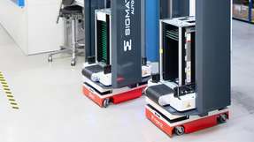 „Sisi & Franz“ automatisieren den Materialfluss Mit ihrem integrierten Förderband- und Liftsystem übergeben Sisi und Franz ihre Ladung flexibel auf verschiedenen Höhen.