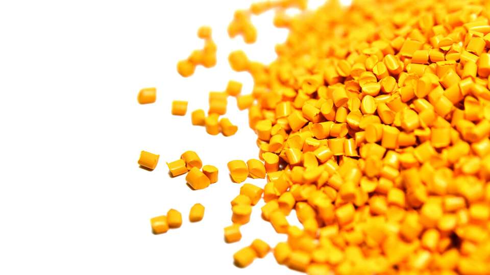 Die Entwicklung und Herstellung von Kunststoffmischungen, sogenannten Compounds, erfordert umfangreiches Fachwissen. 