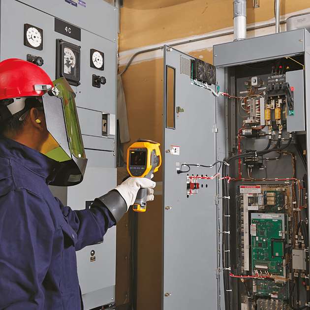 Wärmebildkameras bieten viele Funktionen, die Anwender in der Industrie benötigen, um für das Unternehmen kritische Probleme sicher, schnell und einfach zu erkennen, einzuschätzen und zu lösen.