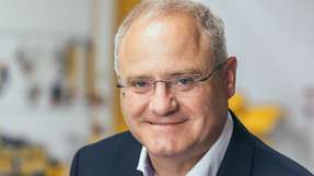 Andreas Baumüller ist geschäftsführender Gesellschafter der Baumüller Gruppe und leitet die Firmengruppe mit Hauptsitz in Nürnberg in dritter Generation. Er setzt sich für Digitalisierung und Fortschritt im eigenen Unternehmen ein und treibt diese Themen gemeinsam mit Vertretern weiterer Unternehmen auch in verschiedenen Gremien und Verbänden voran. Als Ingenieur der Elektrotechnik durchlief er vor seinem Einstieg in die Baumüller Gruppe berufliche Stationen im In- und Ausland.