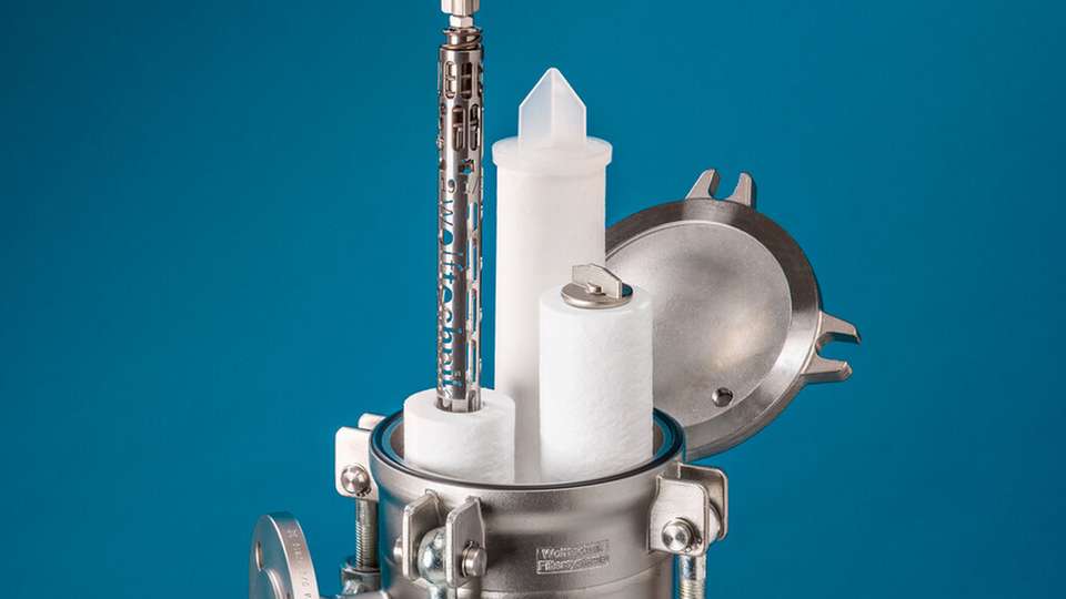 Partikel- und Tiefenfilter entfernen im Produktionsprozess zuverlässig Eisen, Mangan, Feststoffe, nicht erwünschte Fruchtbestandteile und Schwebstoffe und sorgen so für eine klare Optik und stabile Haltbarkeit. 