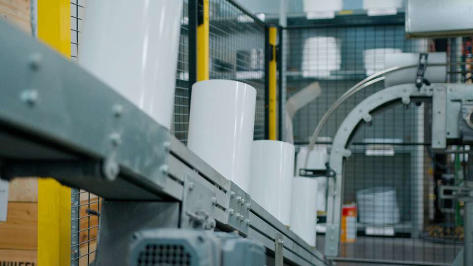 Die Emballator Group ist ein führender Hersteller von industriellen Verpackungen aus Metall und Kunststoff.