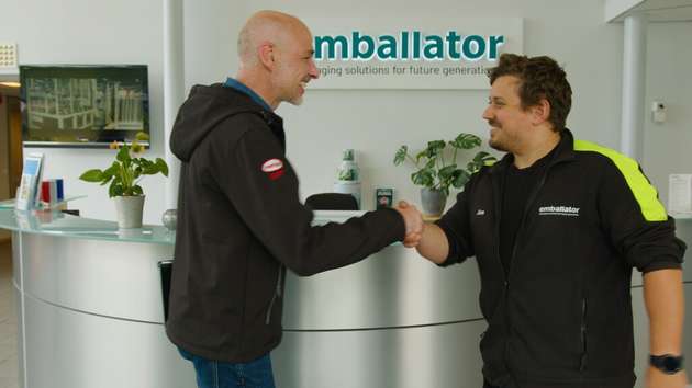Emballator nutzt seit über drei Jahrzehnten das Know-how von Henkel Adhesive Technologies, um Metall- und Kunststoffverpackungen sicher zu verschließen.