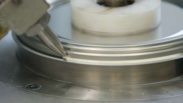 Emballator verwendet bereits seit den 1990er Jahren Darex-Produkte von Henkel Adhesive Technologies zur Abdichtung der Nahtkanäle der Doppel- und Dreifachnähte. 