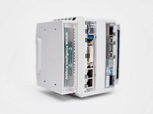 KI-Erweiterungs­modul AE 550: Leistungsstarke Hardware im Miniaturformat.
