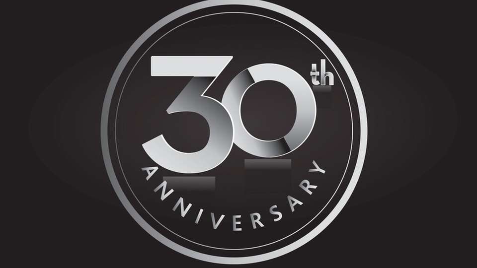 Duagon feiert 30 Jahre Embedded-Elektronik für Bahn- und Medizintechnik mit robusten, normenkonformen Systemen, die weltweit in Zügen und Medizingeräten zum Einsatz kommen.