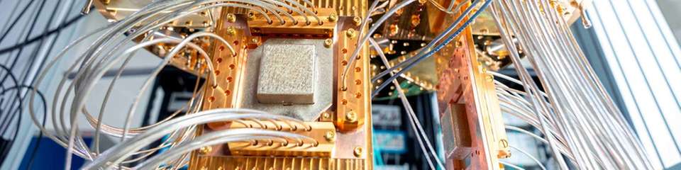 Blick auf den Quantenprozessor, die Zentraleinheit des QSolid-Prototyps.