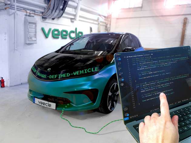 Veecle demonstriert in Berlin, wie Fahrzeuge durch offene Softwareplattformen schneller entwickelt und flexibel aktualisiert werden können.