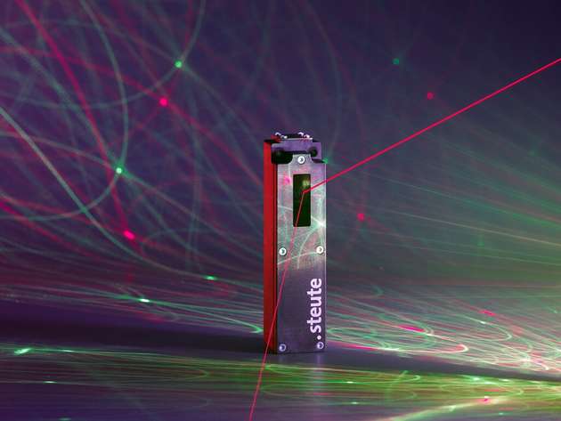 Für große Schaltabstände: Funk-Lasersensor.