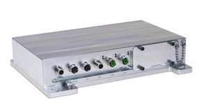 Rugged-Computer der neuesten Generation: Der Syslogic RPC RSL 83 kombiniert einen Intel-Atom-Prozessor der Amston-Lake-Serie mit robustem Design, IP67/IP69-Schutz und energieeffizienter Performance für industrielle Anwendungen, Smart Cities und mobile Maschinen.