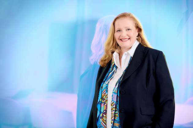 Anna Jasper Martens, CCO Germany, E.ON Energy Infrastructure Solutions: Industrieunternehmen in Europa stehen vor den Herausforderungen, Emissionen zu senken, eine zuverlässige und bezahlbare Energieversorgung sicherzustellen und gleichzeitig komplexe regulatorische Vorgaben zu erfüllen. Geopolitische Unsicherheiten verschärfen den Druck zusätzlich. Bei E.ON Energy Infrastructure Solutions kennen wir diese Herausforderungen genau. Als verlässlicher Partner für unsere Kunden entwickeln wir maßgeschneiderte Energieinfrastrukturen, angefangen bei der Planung, über den Bau und Finanzierung bis hin zum Betrieb. Strom, Wärme und Kälte vernetzen wir dabei intelligent – für eine nachhaltige und zukunftssichere Energieversorgung.