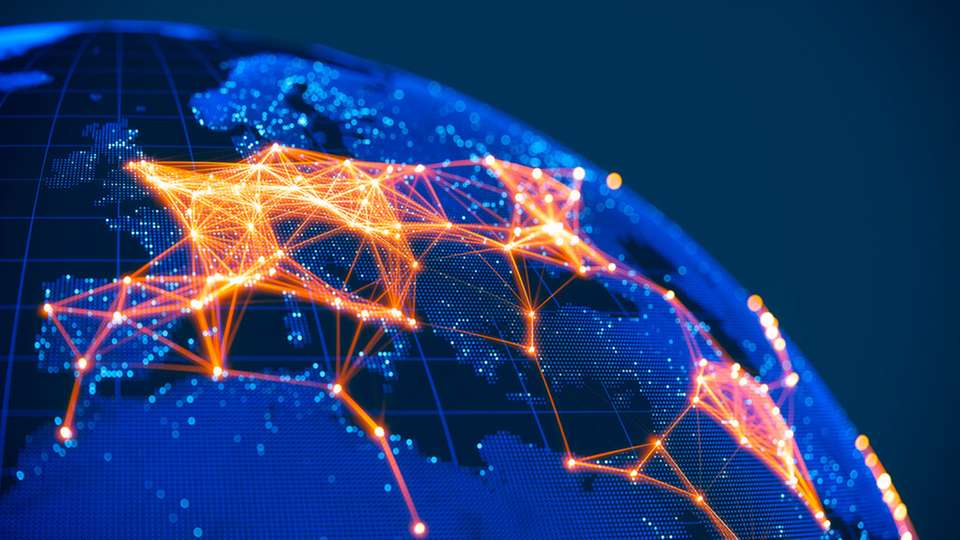 Weltwirtschaft stagniert: Handelskrieg und Zölle bremsen Wachstum, Risiken für Industrie und globale Lieferketten steigen.