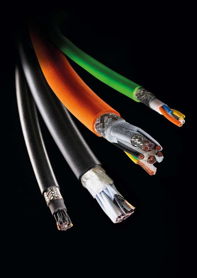 Ebenfalls zu sehen: elektrische Verbindungstechnik für die Industrieautomation, von Steuer- und Anschluss- bis zu Signal- und Datenleitungen.