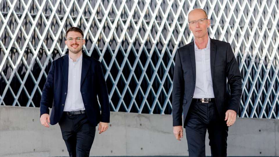 Bei Finder gestalten Johannes Krutzek und Berthold Schlechtriemen Proske gemeinsam die internationale Unternehmensführung. Das Duo verbindet Familientradition mit moderner Managementpraxis und stärkt die europäischen Niederlassungen durch Erfahrung, Flexibilität und neue Impulse.