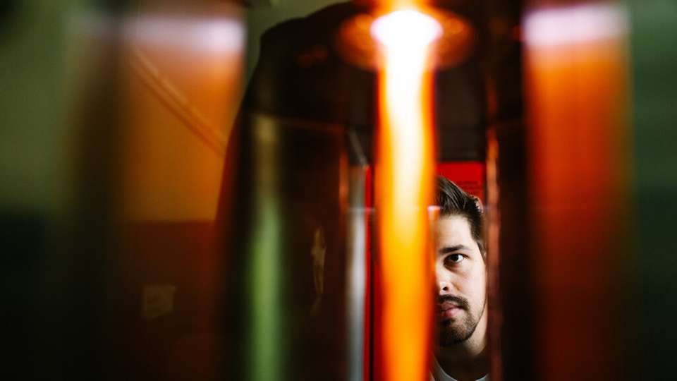 Plasmaprozesse für die nachhaltige Wasserstoff- und Stahlproduktion Plasmen werden mehrere tausend Grad heiß. Diese Energie lässt sich für die umweltfreundliche Produktion von Stahl und Wasserstoff nutzen.