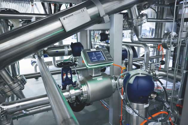 Der SM Foodmag erfasst mit Durchfluss, Leitfähigkeit und Temperatur drei wichtige Messgrößen an einer Messstelle.